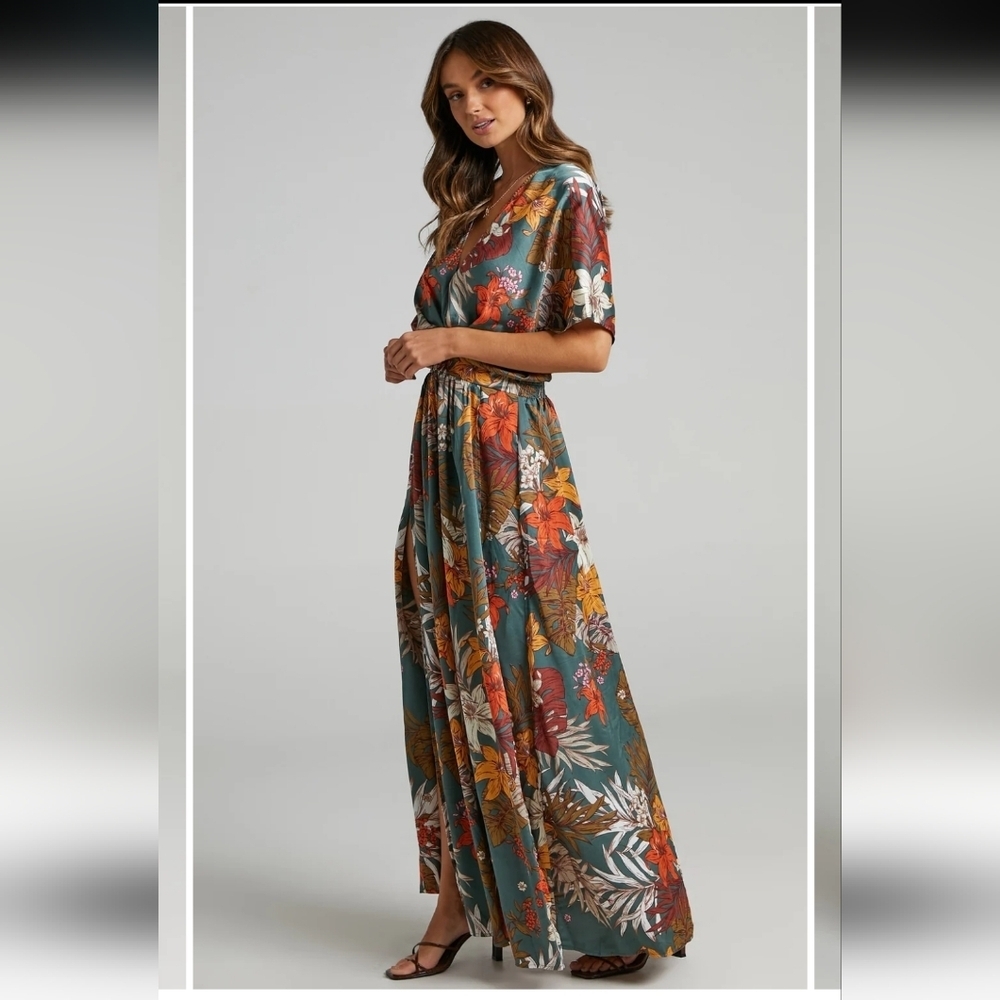 Showpo. Vacay Ready Maxi Dress Plunge Thigh Split Dress in Teal Floral Satin 6 - Picture 3 of 14